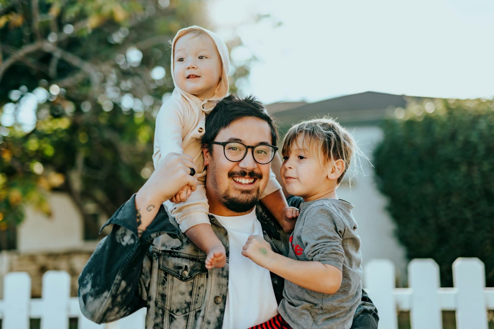 UV Index for Families: Sunscreen, Shade, and Reapply Timing